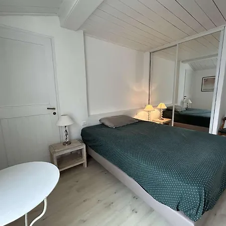 Gu000-07l - 4 Pieces - 6 Couchages