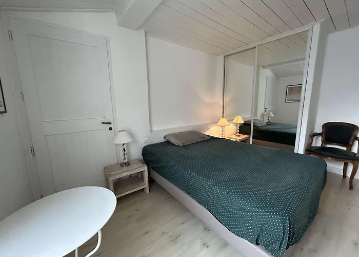 Gu000-07l - 4 Pieces - 6 Couchages